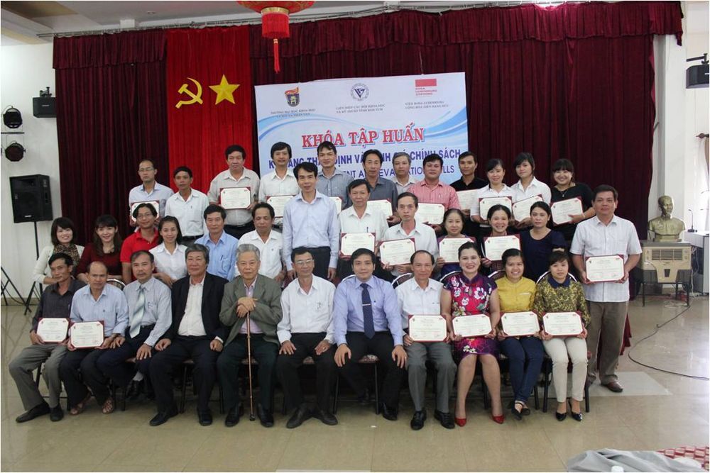 Khóa tập huấn “Kỹ năng thẩm định và đánh giá chính sách” tại Kon Tum T11/2013